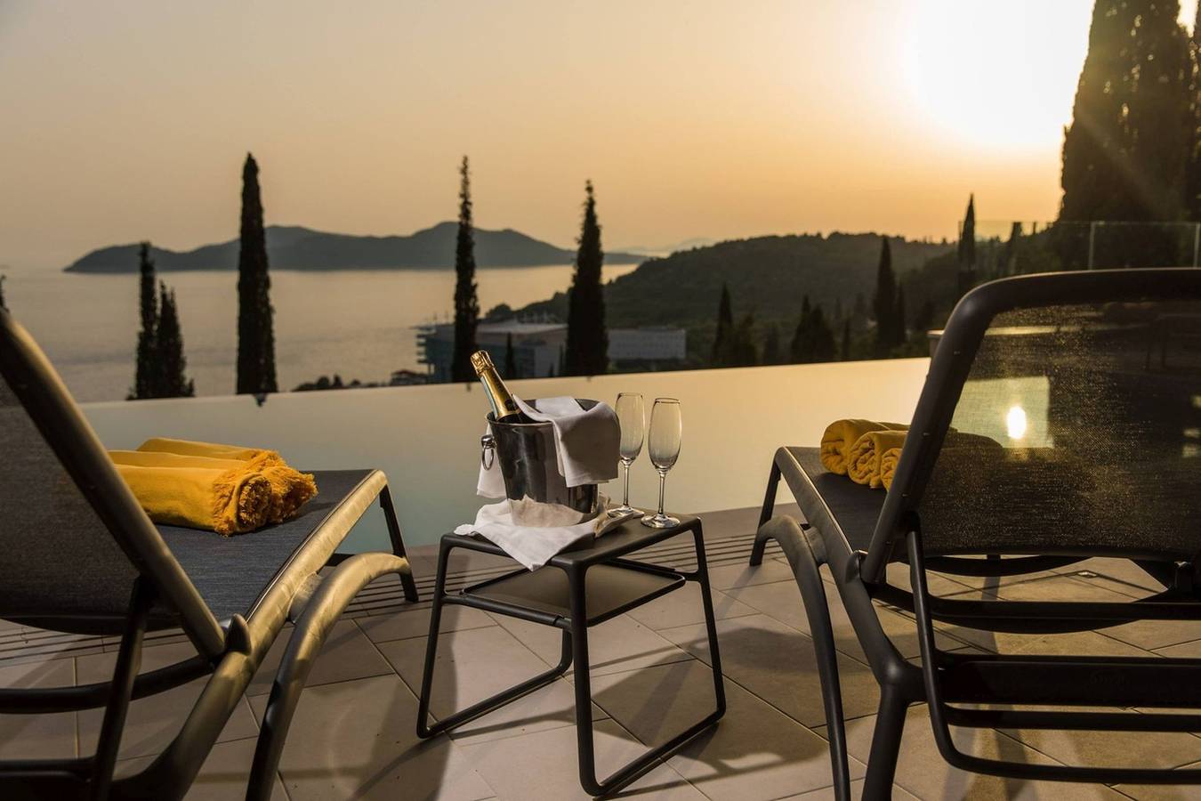 Luxury Villa Dubrovnik Voyage with Heated Pool in Orasac, Grad Dubrovnik