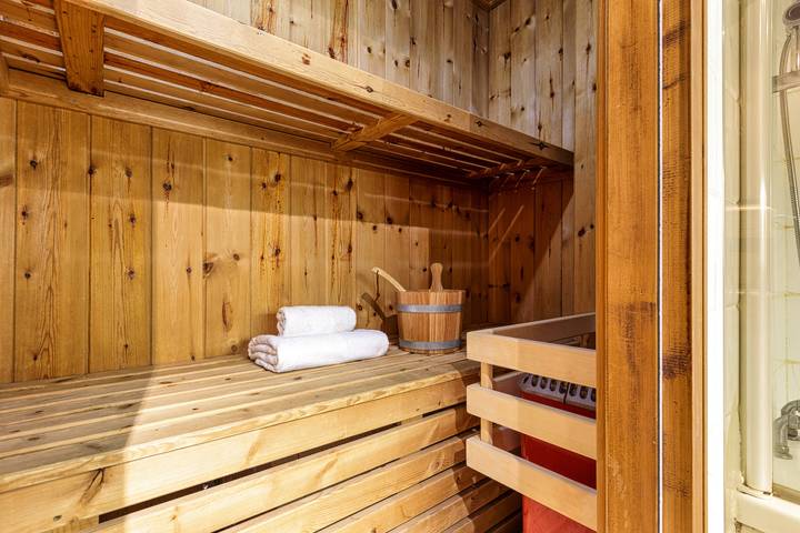 Ganze Wohnung, Le Cristal Gm7 Mountain View, Pool, Private Sauna & Parking in Argentière, Chamonix
