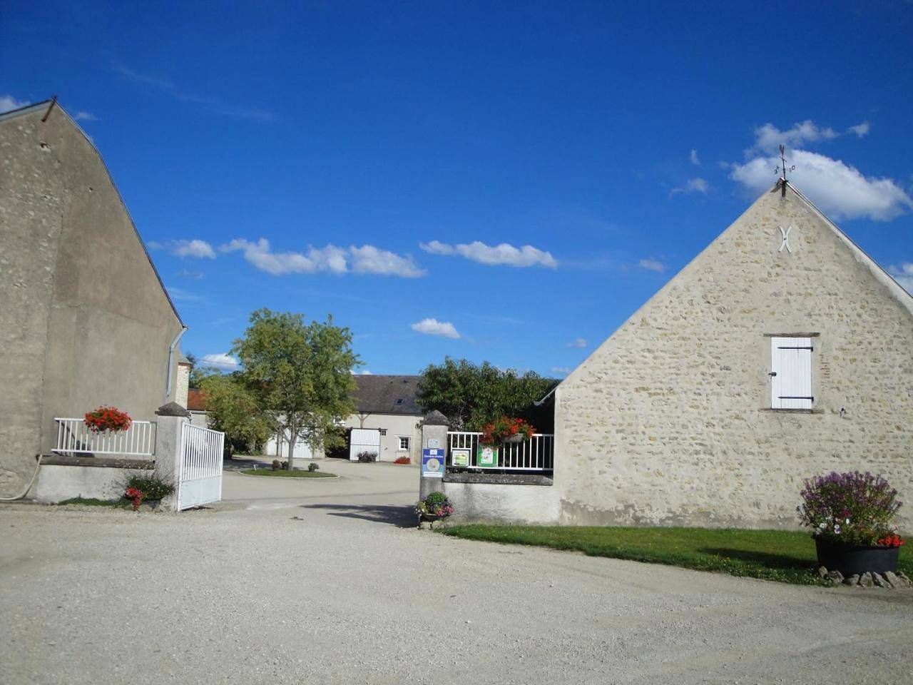 Double Room with Private Bathroom in Donnery, Vallée de la Loire