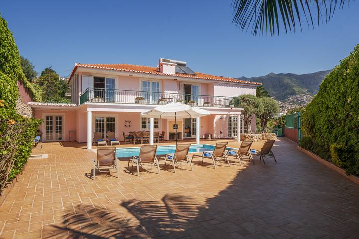 Villa para 14 pessoas, com Varanda e Terraço e ainda Jardim no Funchal