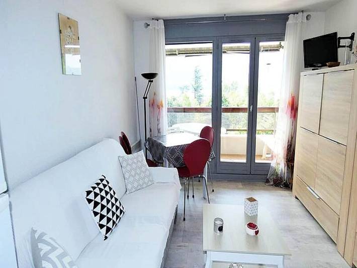 Gîte pour 4 personnes, avec balcon dans Esplanade du Lac ( Aix-les-Bains)