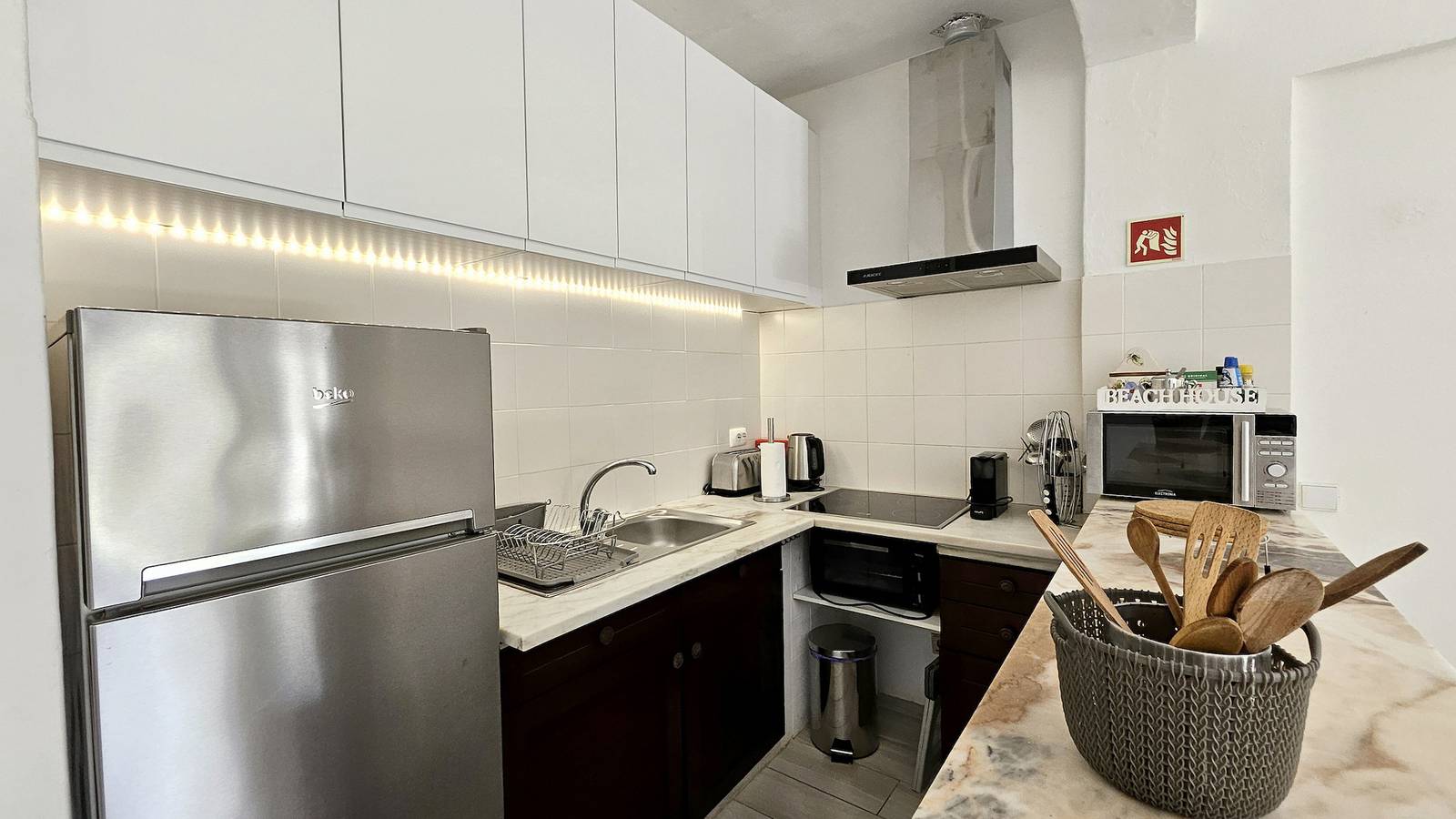 Magnific Studio with a cozy garden, 5 minutes to t, foto 11