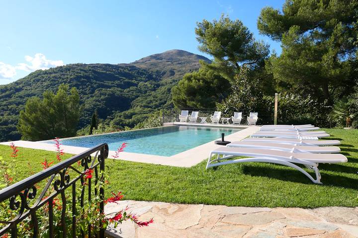 Gîte pour 3 personnes, avec jardin ainsi que piscine et terrasse, animaux acceptés dans les Alpes maritimes - 4