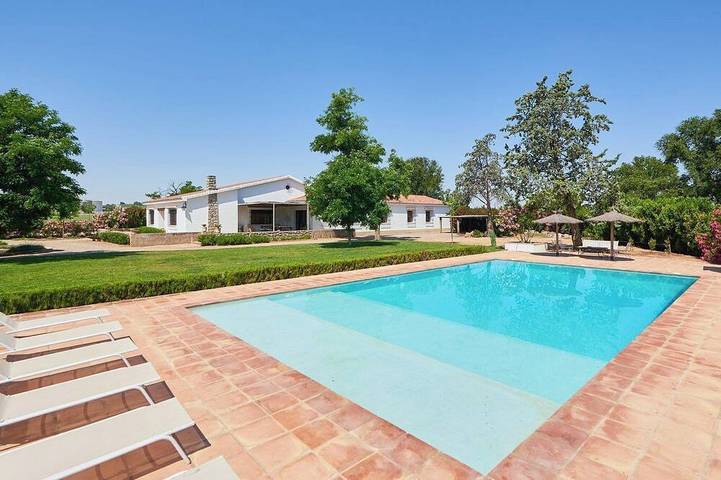 Villa für 16 Personen, mit Garten - 1