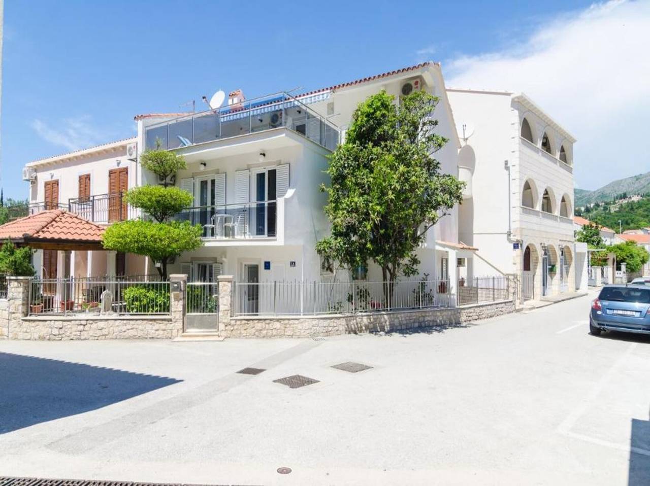 Apartments & Rooms Barišić - Double Room with Balcony and Garden View in Kupari, Dubrovnik-Neretva