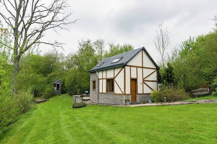 Gîte pour 4 personnes, avec Jardin dans Awenne