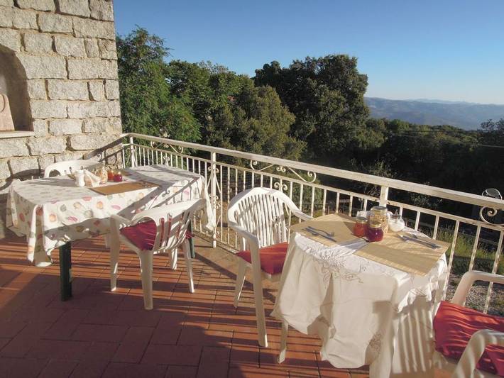 B&b per 2 persone, con Terrazza e Giardino a Nuoro