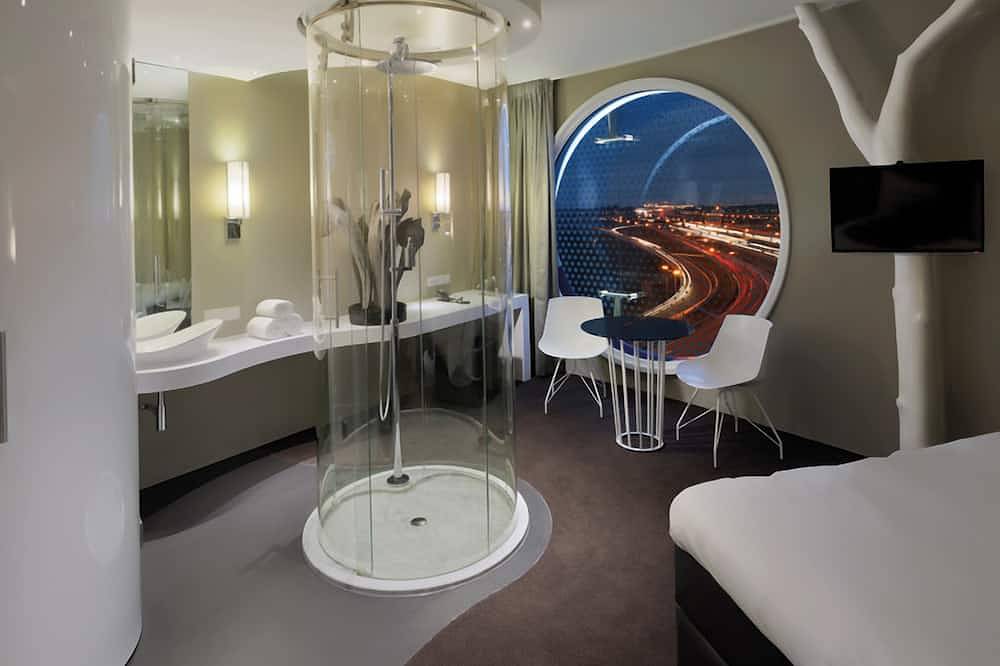 Scenic Urban Stay | Near Keukenhof, Tulip Fields & De Hoge Dijk Golf in Zuidoost, Nordholland