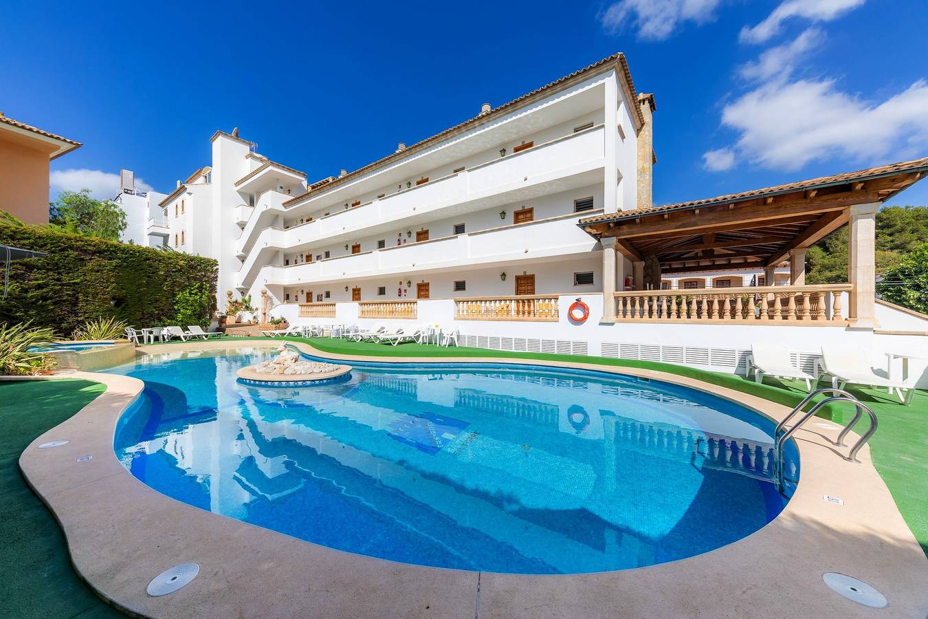 Ganze Wohnung, Strandnahes Apartment mit Zugang zum Pool, einer privaten Terrasse, Klimaanlage und Wlan in Canyamel, Capdepera