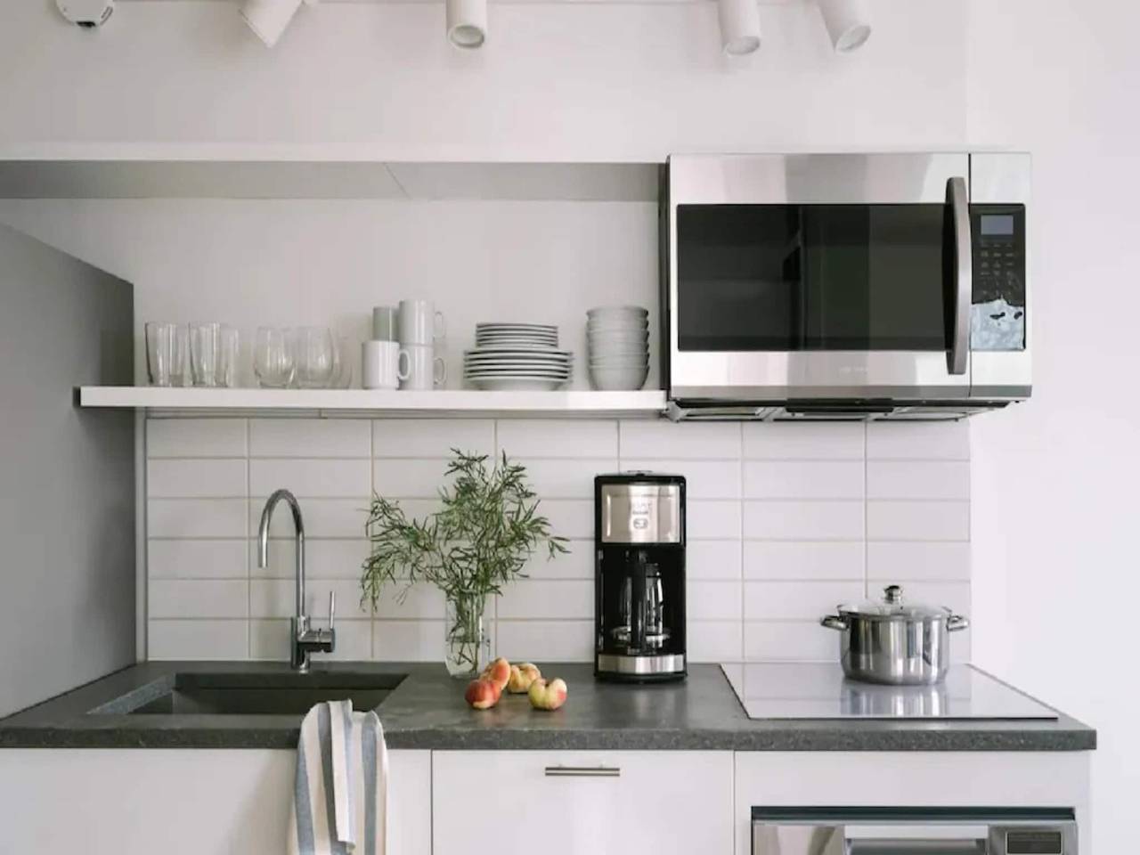Entire apartment, Studio Stay | Queen Bed | Court Square in Queens, New York City