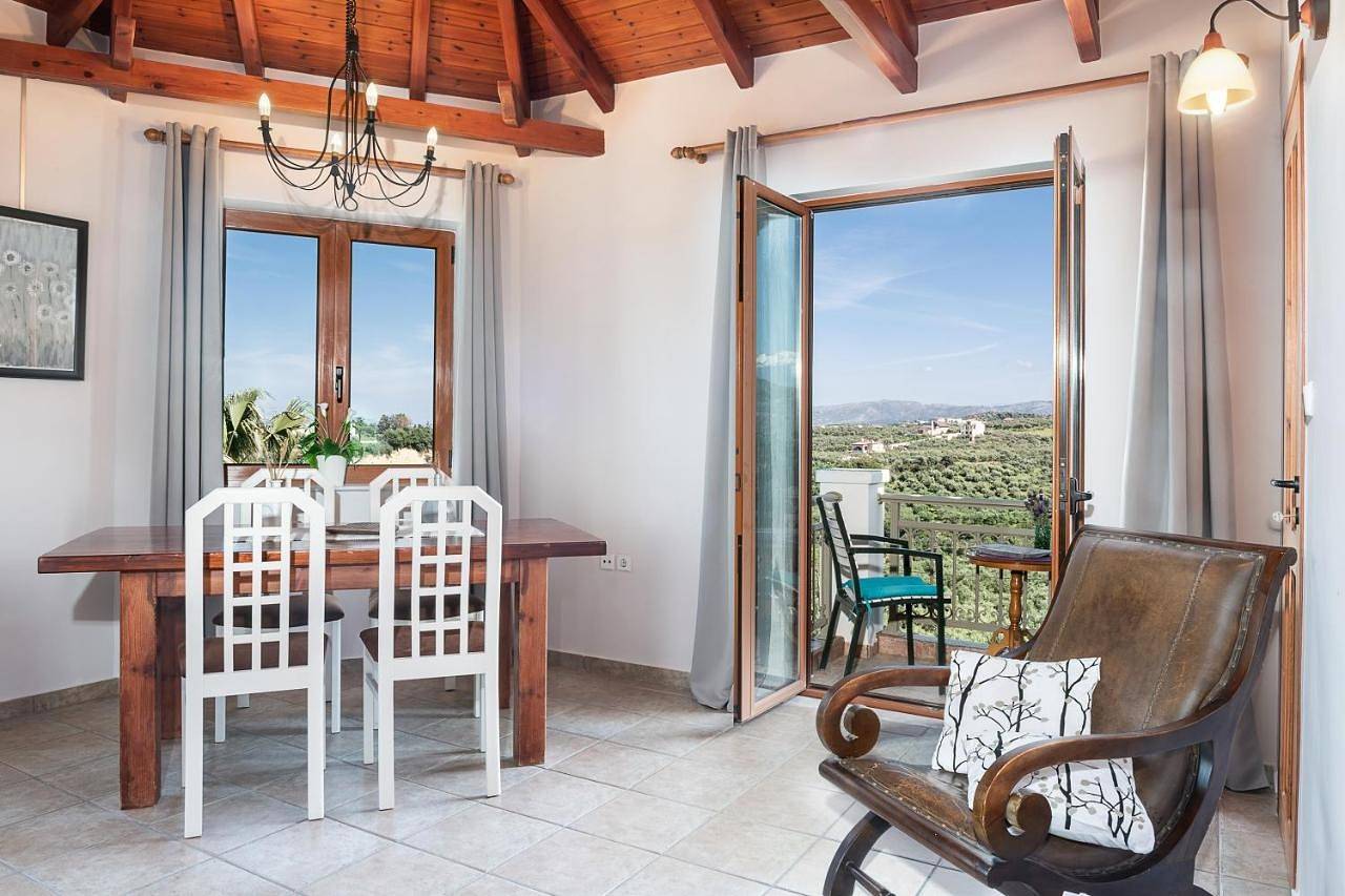 Appartement entier, Apartment with Sea View in Agia Marina, Région de la Canée