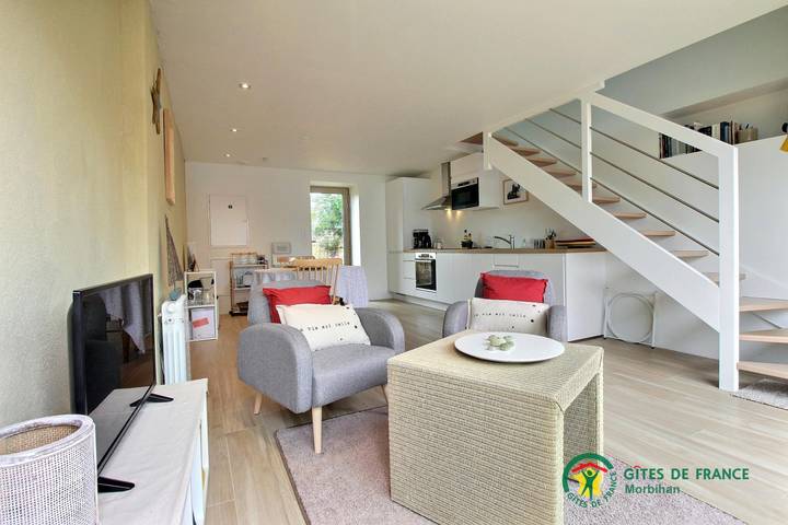 Gîte pour 2 personnes, avec Terrasse ainsi que Jardin et Vue dans Plage de Locmiquel