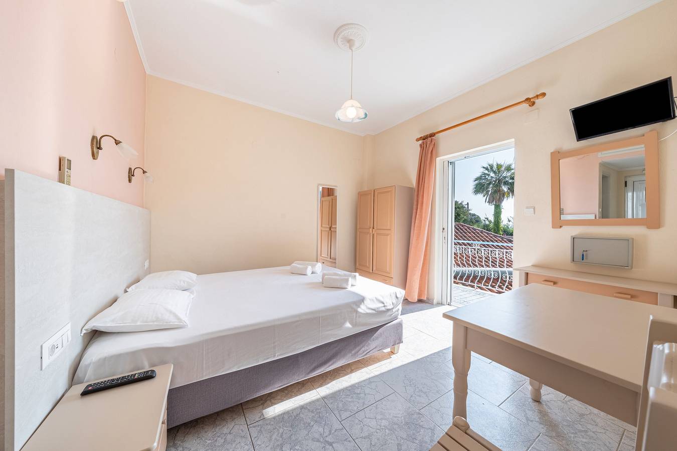 Appartement 'Alex Bar 2' met zeezicht, Wi-Fi en airconditioning in Sarakiniko Strand, Preveza periferie-district