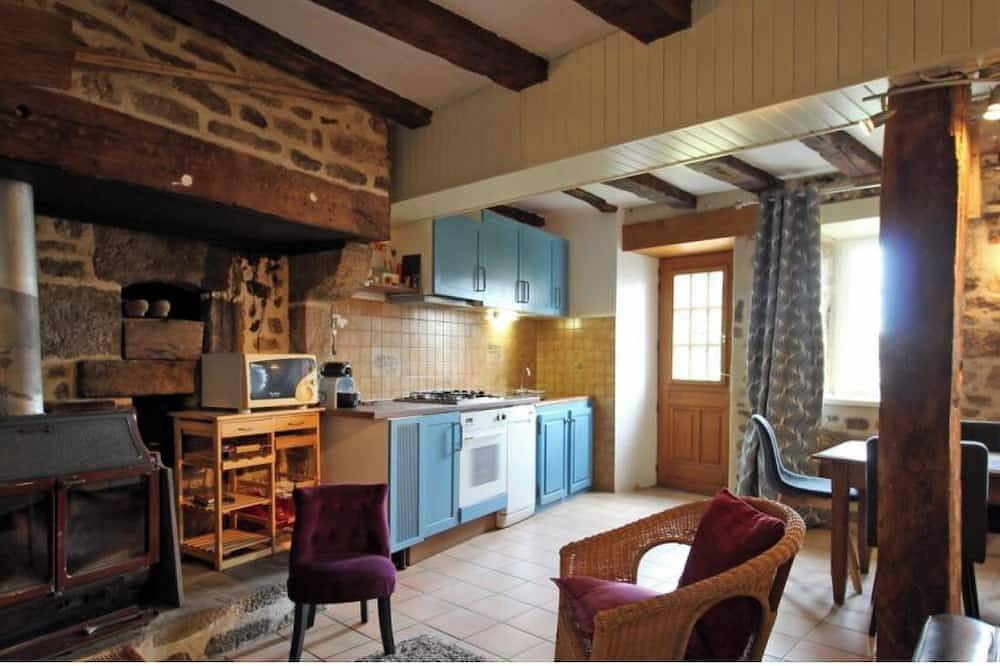 Charming Cottage In The Monts D'Ambazac At The Foot Of The Singletrack Bike Park in Saint-Laurent-les-Églises, Limoges region