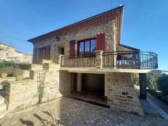 Location de vacances pour 7 personnes, avec jardin ainsi que vue et piscine à Banne - 3