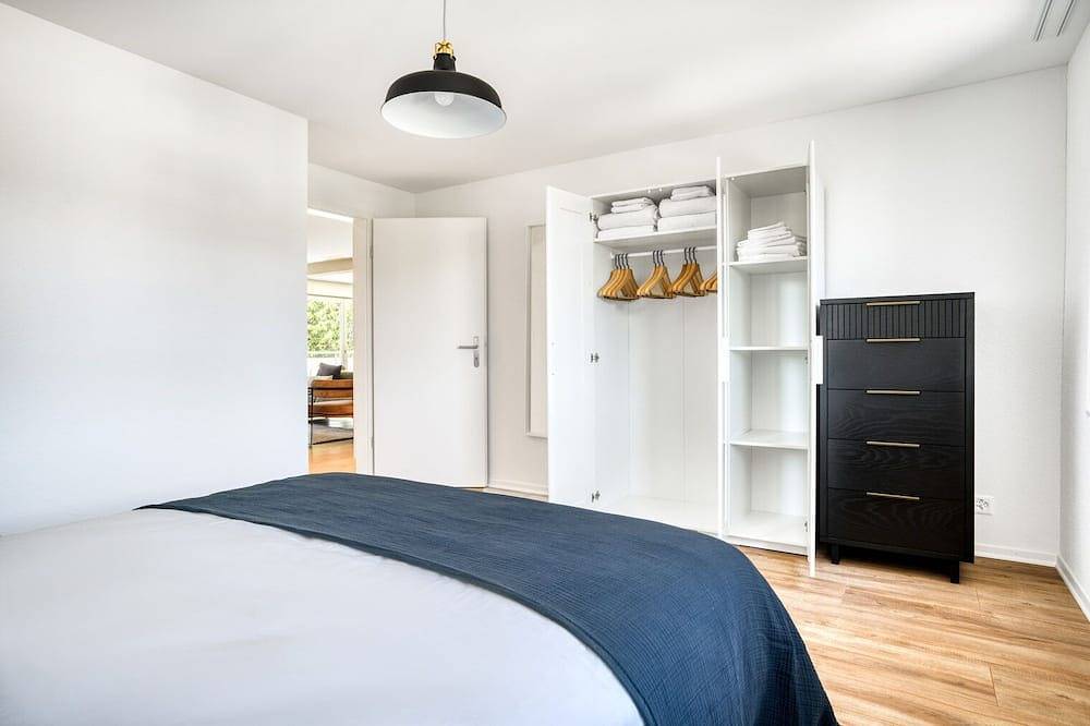 Ganze Wohnung, Roomy Dietikon 3.5 Room w/ Storage, 1 min to Market, by Blueground in Dietikon, Kanton Zürich