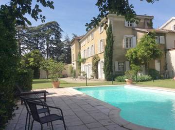 Chambre d’hôte pour 3 personnes, avec jardin et piscine à Saint-Genis-Laval
