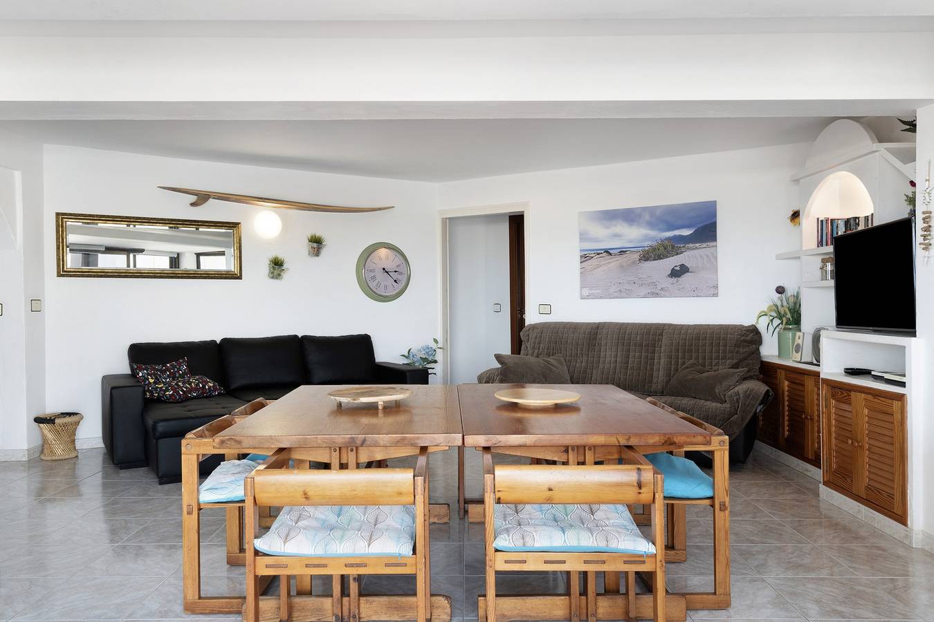 Vacation Home 'Bungalow Famara, Lanzarote' with Sea View, Private Terrace and Wi-Fi in Famara Beach, Teguise