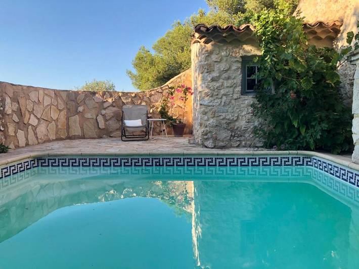Location de vacances pour 7 personnes, avec vue et jardin ainsi que terrasse et piscine à Ventabren - 2
