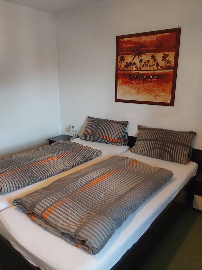 Ganze Ferienwohnung, Haus Wagner - Priv. Verm. Ges. Prien - Ferienwohnung im Haus Wagner mit sep. Schlafzimmer, 60qm, Terrasse in Prien, Prien am Chiemsee