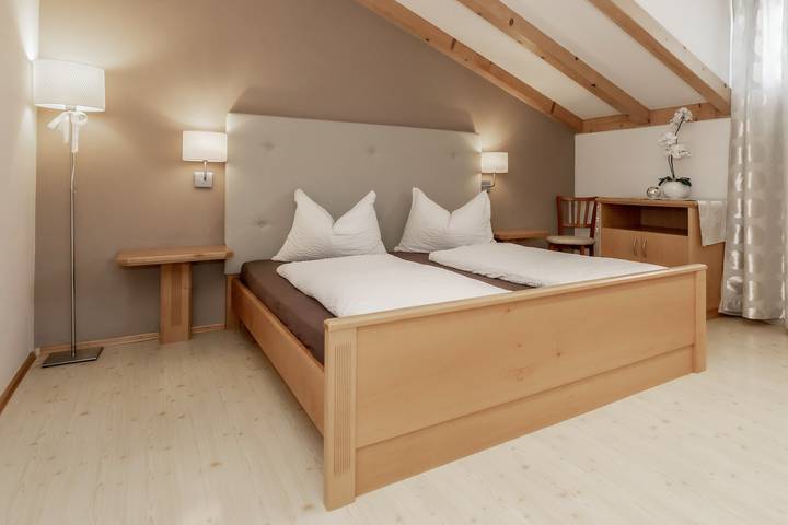 Apartamento entero, Apartamento vacacional "Apartment Wieser 4" con vistas a la montaña, piscina climatizada y Wi-Fi in San Paolo, Appiano sulla Strada del Vino