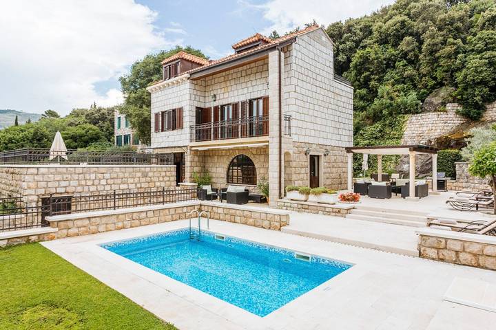Villa with pool for 9 people, with garden, with pets in Dubrovnik