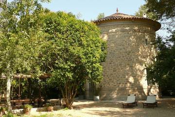 Location de vacances pour 10 personnes, avec jacuzzi et jardin à Aimargues