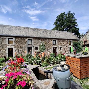 Gîte pour 2 personnes, avec jardin et vue, animaux acceptés à Hotton