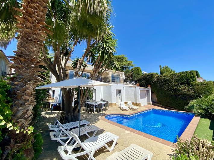Ferienhaus für 10 Personen, mit Meerblick und Balkon/Terrasse sowie Garten und Pool in Lloret de Mar - 3