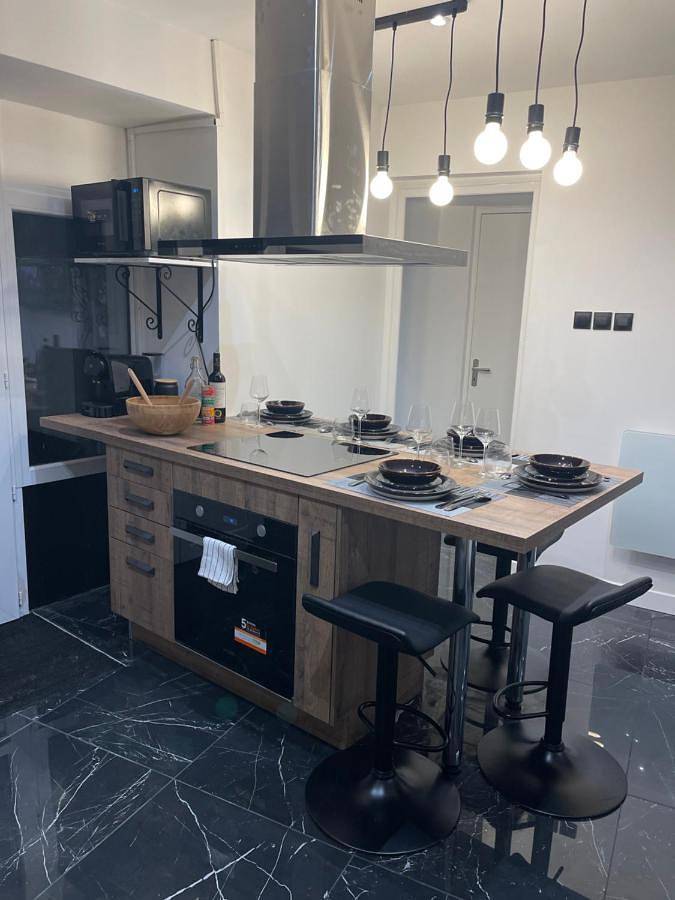 Appartement entier, Appartement hors du commun avec son jacuzzi in Salies-de-Béarn, Béarn