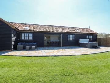 Log Cabin for 8 People in Mersea Island, Colchester, Photo 1