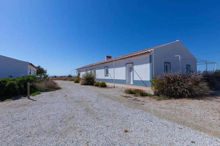Gîte pour 3 personnes, avec vue et jardin, animaux acceptés à Moura - 2