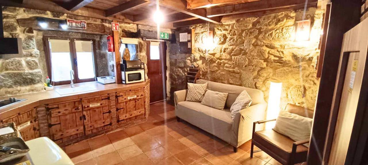 La Casita de Piedra in Navaluenga, Valle del Alberche