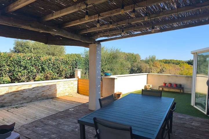 Location de vacances pour 7 personnes, avec Terrasse et Jardin à Aramon