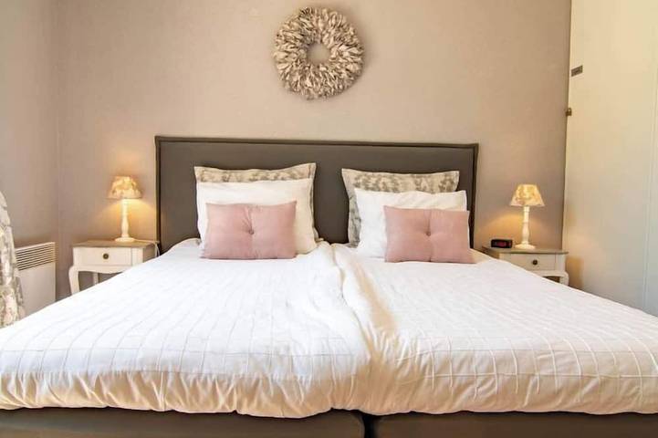 Location de vacances pour 8 personnes, avec piscine et jardin, animaux acceptés à Nans-les-Pins - 3