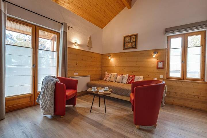 Location de vacances pour 3 personnes, avec Terrasse et Jacuzzi ainsi que Jardin et Bassin pour enfant à La Grave - 3