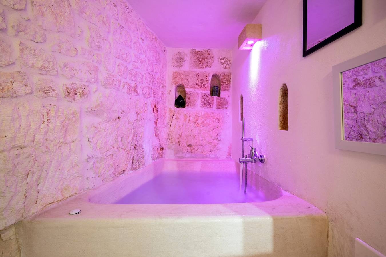 Ferienhaus 'Suite Renoir' mit Wlan und Klimaanlage in Ostuni, Salento