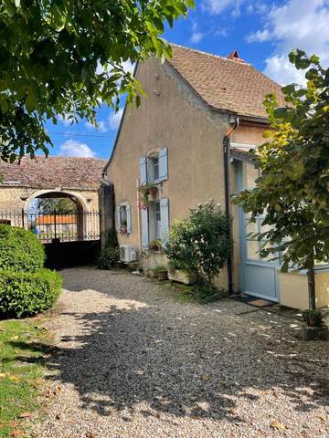 Location de vacances pour 2 personnes, avec jardin à Corcelles-les-Arts