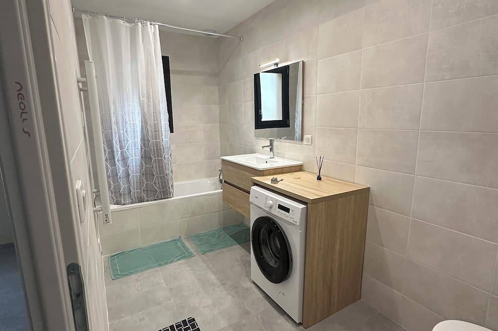 T3 House in a pleasant village in Saint-Mitre-les-Remparts, Istres en omgeving