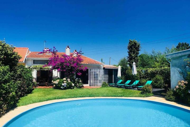 Location de vacances pour 10 personnes, avec piscine ainsi que jardin et terrasse dans Árvore