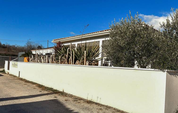 Ferienhaus für 8 Personen, mit Pool und Terrasse sowie Garten - 1