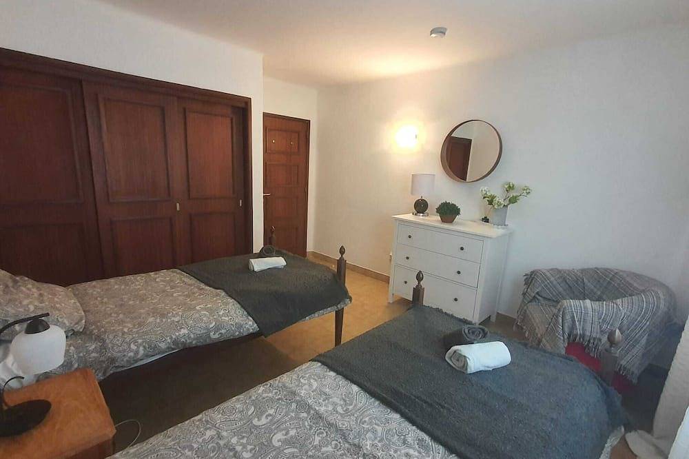 Ganze Wohnung, Geräumige, gut ausgestattete Wohnung, Breitband, Sky Tv, mit Pool außerhalb. in Albufeira, Faro Distrikt