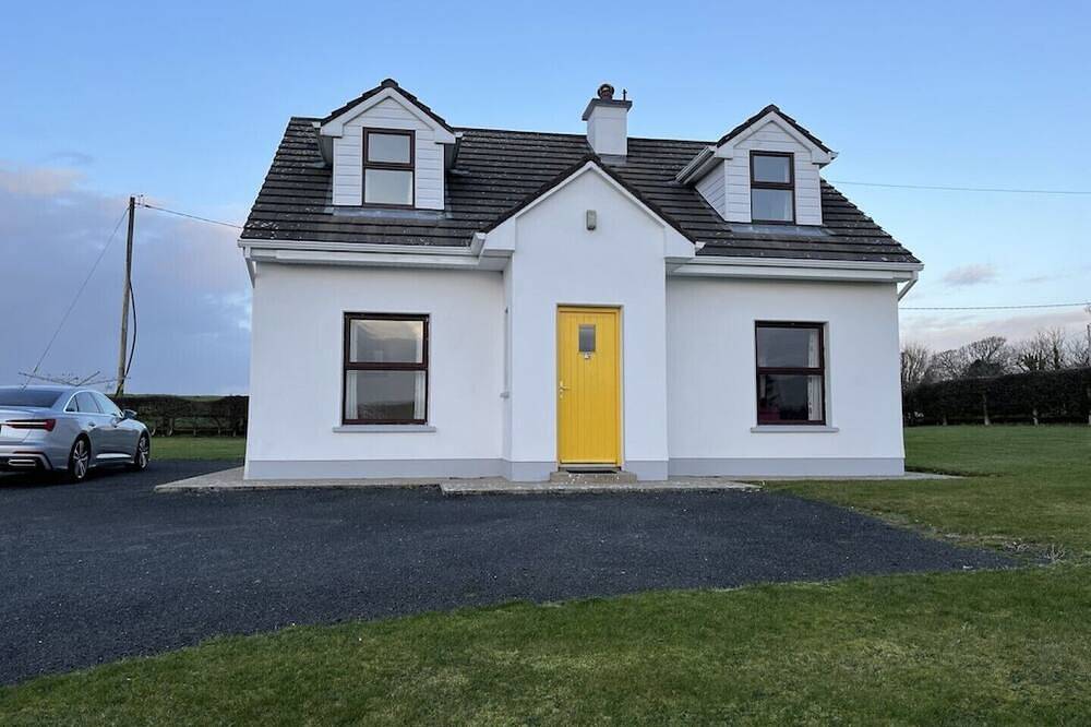 Cottage in a beautiful setting overlooking Galway Bay in Drumcreehy, County Clare