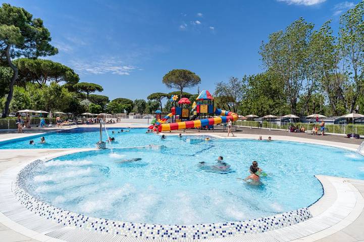 Ferienpark für 4 Personen, mit Kinderpool und Pool an der Adriatisches Meer