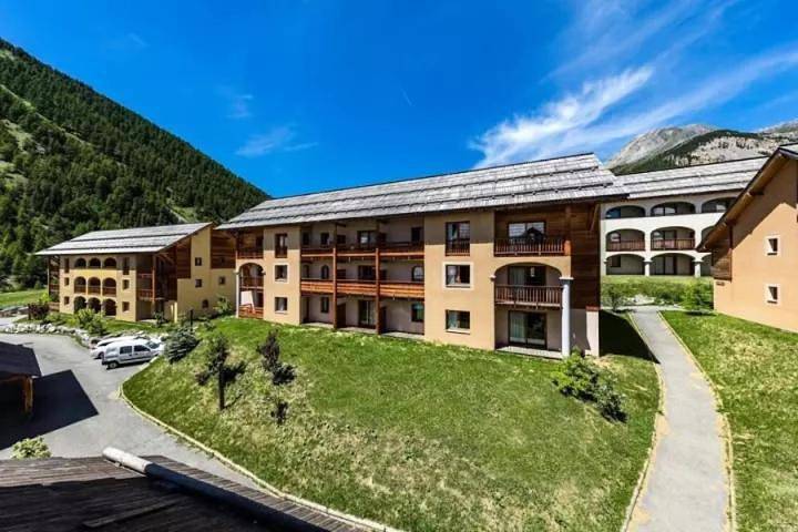 Appartement de vacances pour 6 personnes, avec Balcon et Terrasse ainsi que Jardin et Piscine