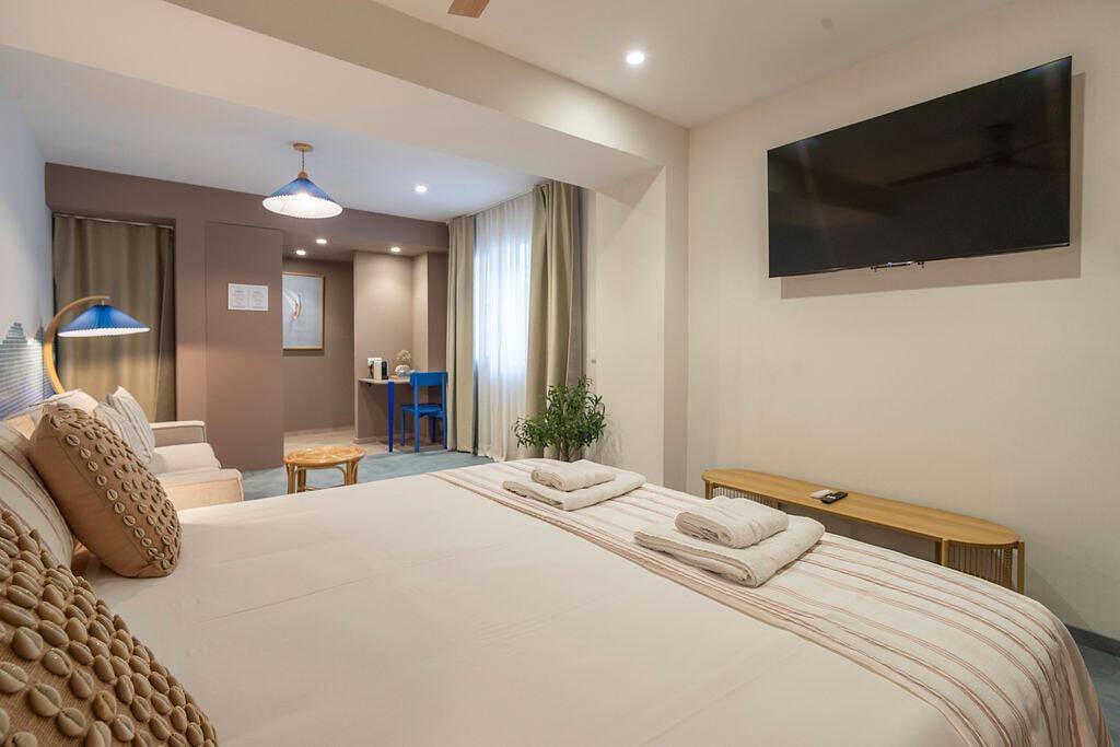 Cabanyal Rooms by Vlc Host 8 in Valencia, Costa de Valencia