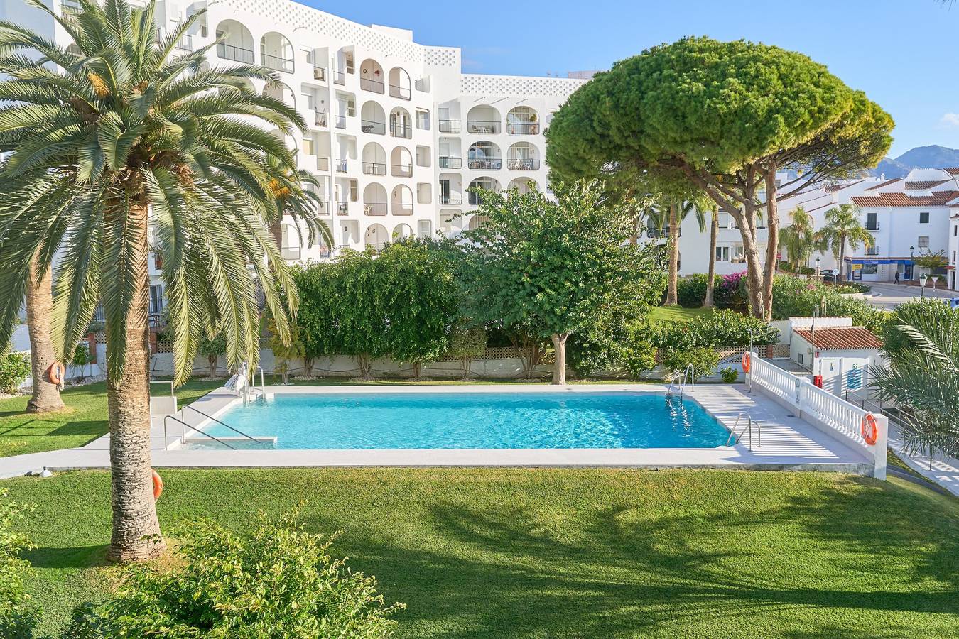 Ganze Wohnung, Ferienwohnung "Carabeo 23" mit Meerblick und direktem Zugang zum Strand in Nerja, Costa del Sol