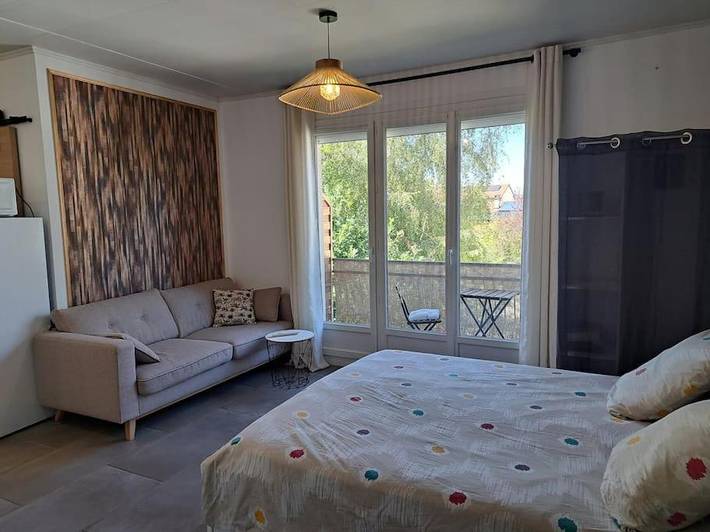 Gîte pour 2 personnes, avec Balcon ainsi que Terrasse et Jardin à Sérézin-du-Rhône