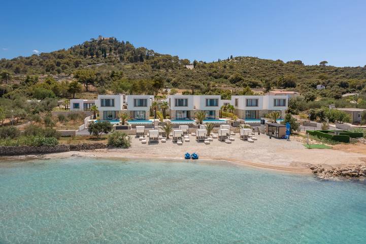 Villa für 4 Personen, mit Pool - 1