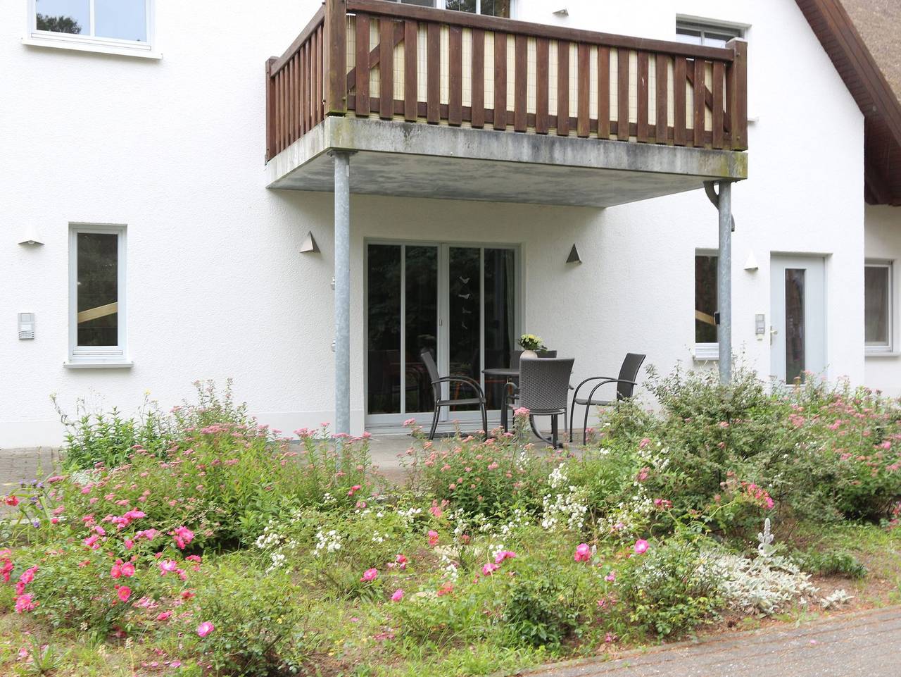 Ganze Ferienwohnung, Ferienwohnungen im Reetdachhaus, Diplomatenweg 1 in Loddin, Bernsteinbäder